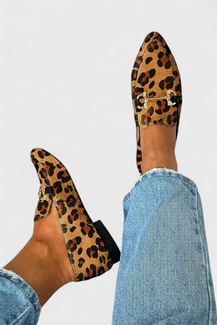 Lluvia Elegant Loafers with Engraved Design and Slim Heel