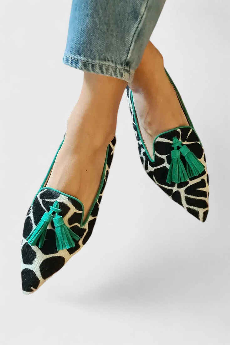 Fermina Elegant Moccasins with Pointed Toe and Bicolor Design